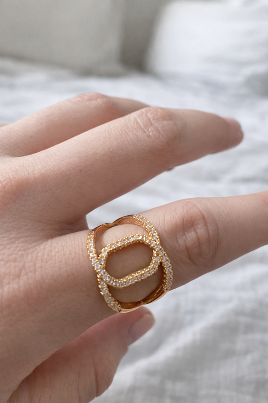 Aurelia Interlocking Oval Statement Ring
