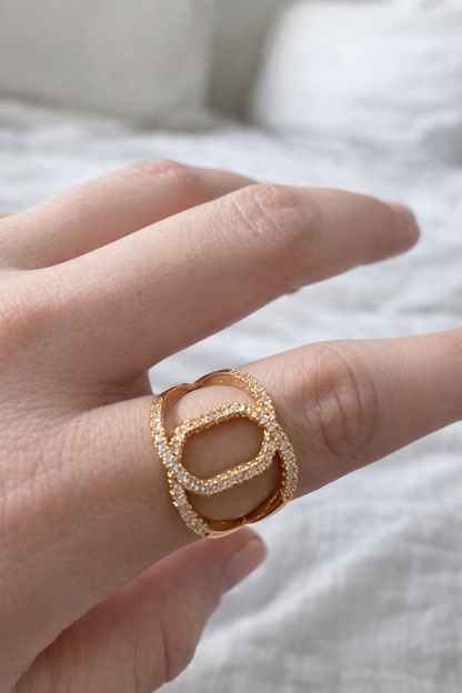 Aurelia Interlocking Oval Statement Ring