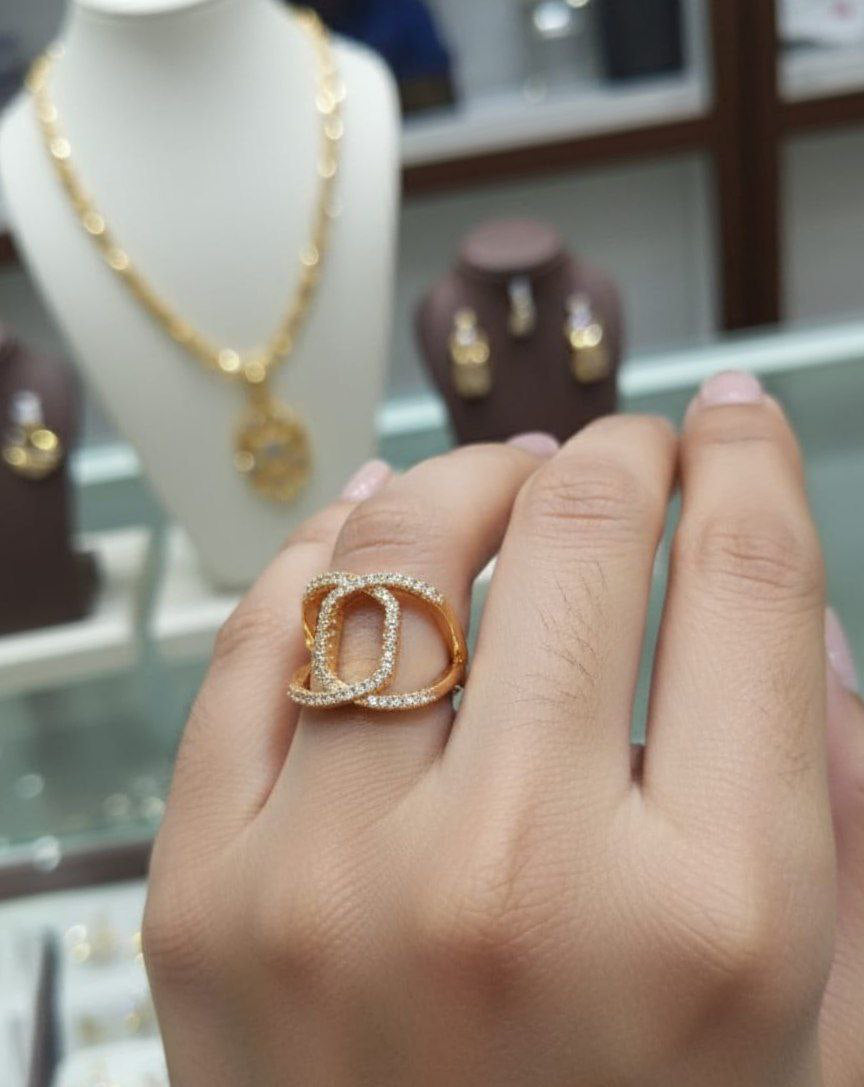 Aurelia Interlocking Oval Statement Ring