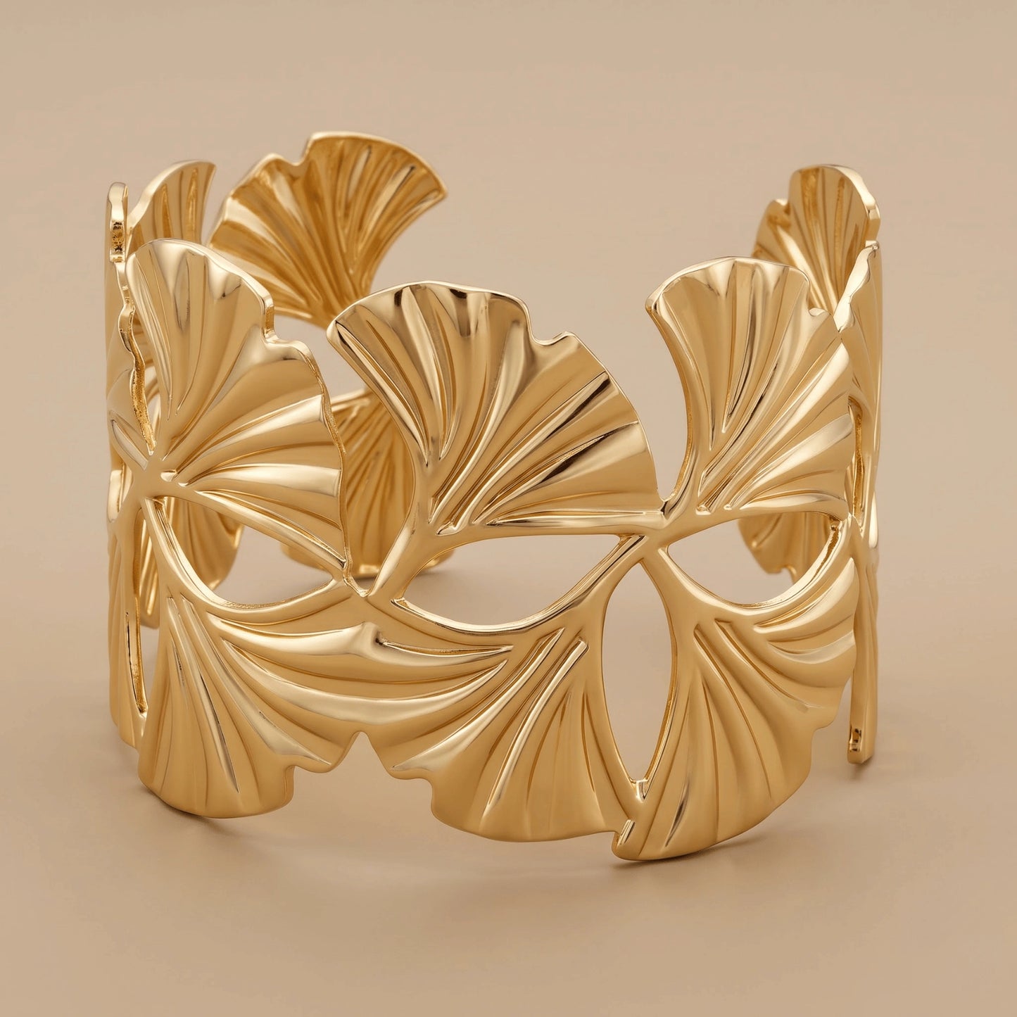 The Golden Love Set + 2 Earrings FREE