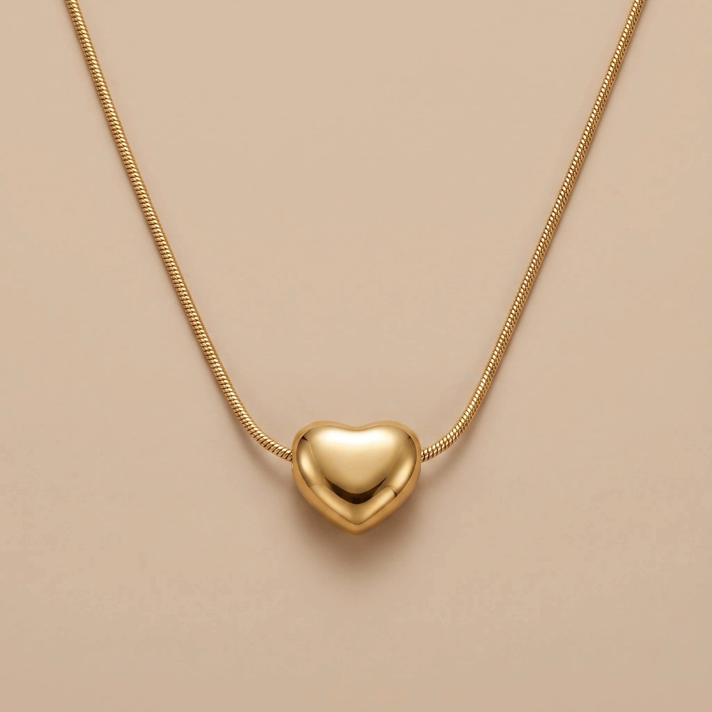 The Golden Love Set + 2 Earrings FREE