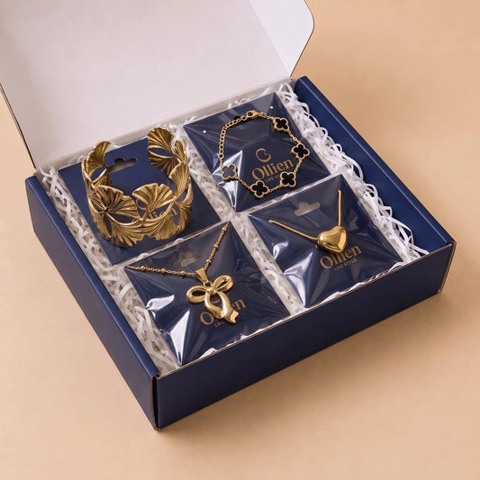 The Golden Love Set + 2 Earrings FREE