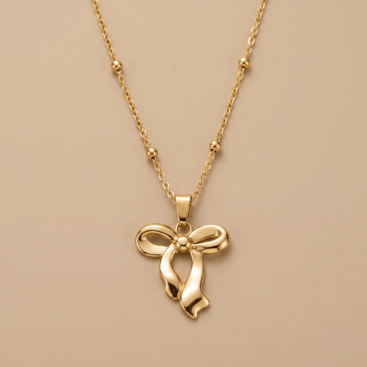 The Golden Love Set + 2 Earrings FREE