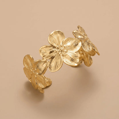 The Bloom & Bow Set + 2 Earrings FREE