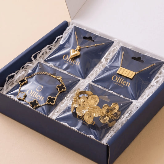 The Lucky Charm Set + 2 Earrings FREE