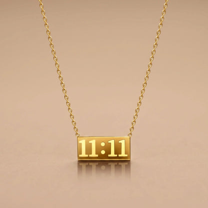 The Lucky Charm Set + 2 Earrings FREE