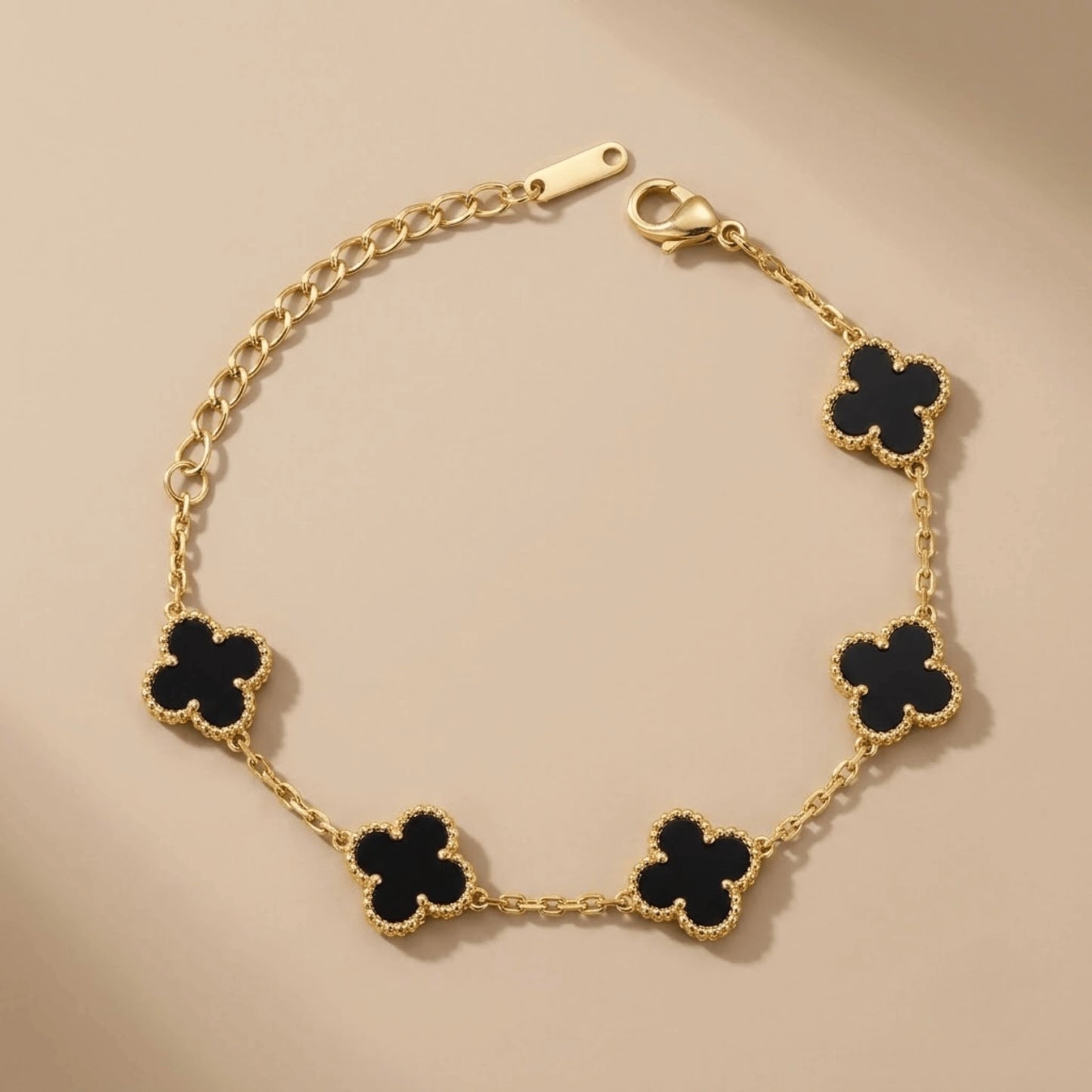 The Lucky Charm Set + 2 Earrings FREE