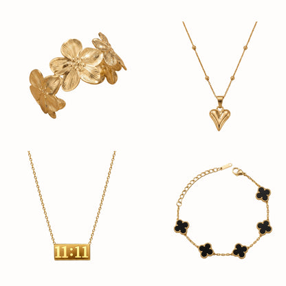 The Lucky Charm Set + 2 Earrings FREE