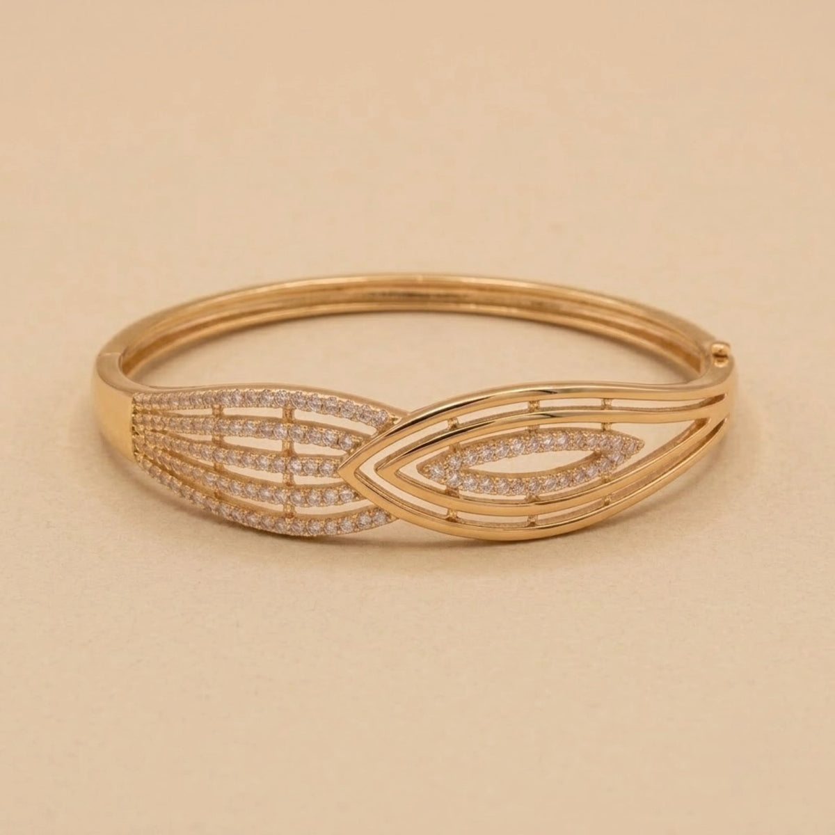 Ollien Aile Marquise Bangle