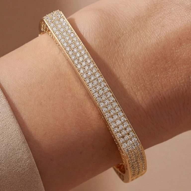 Textured Luxe Edge Bangle