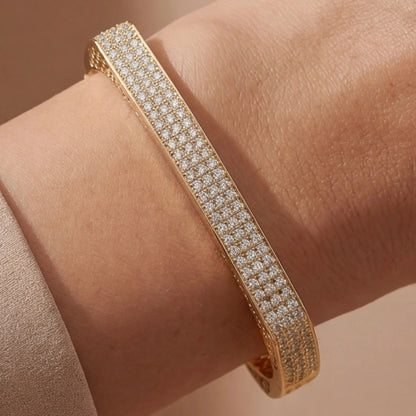Textured Luxe Edge Bangle