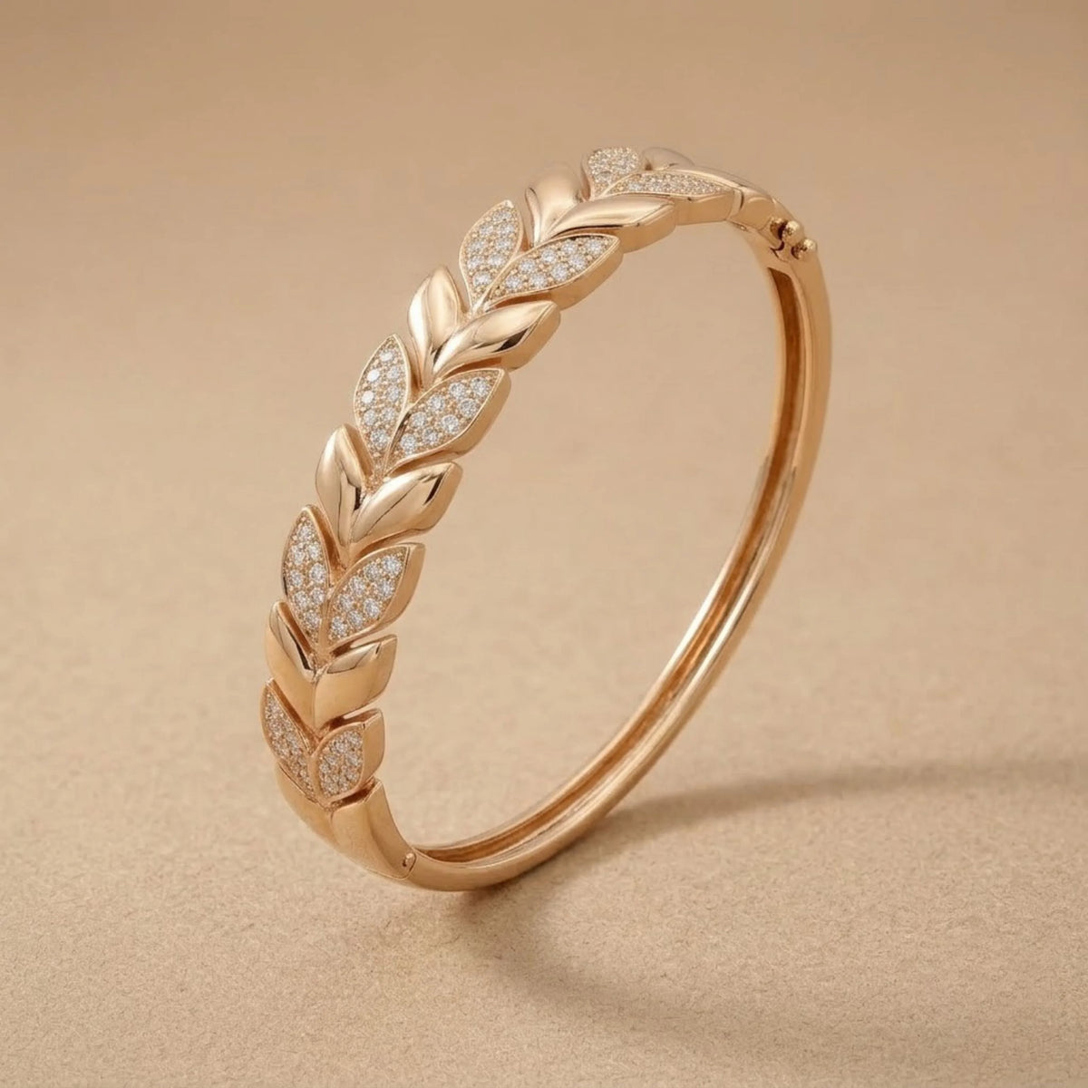 Ollien Laurier Leaf Bangle