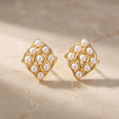 Golden Pearl Lattice Studs