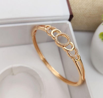 Interlocking Circle Rose Gold Bangle