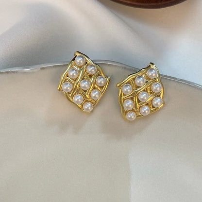 Golden Pearl Lattice Studs