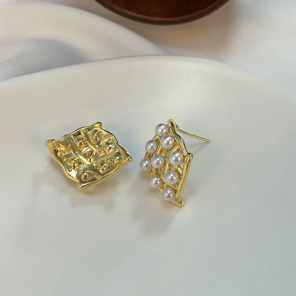 Golden Pearl Lattice Studs