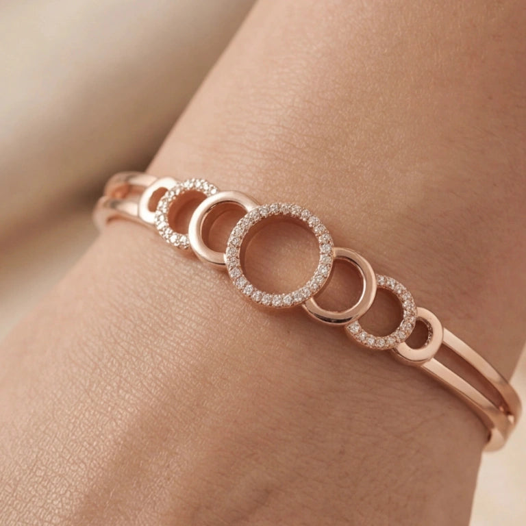 Interlocking Circle Rose Gold Bangle